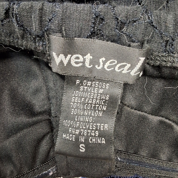 Elegant Black Lace Strapless Dress - Picture 6 of 8